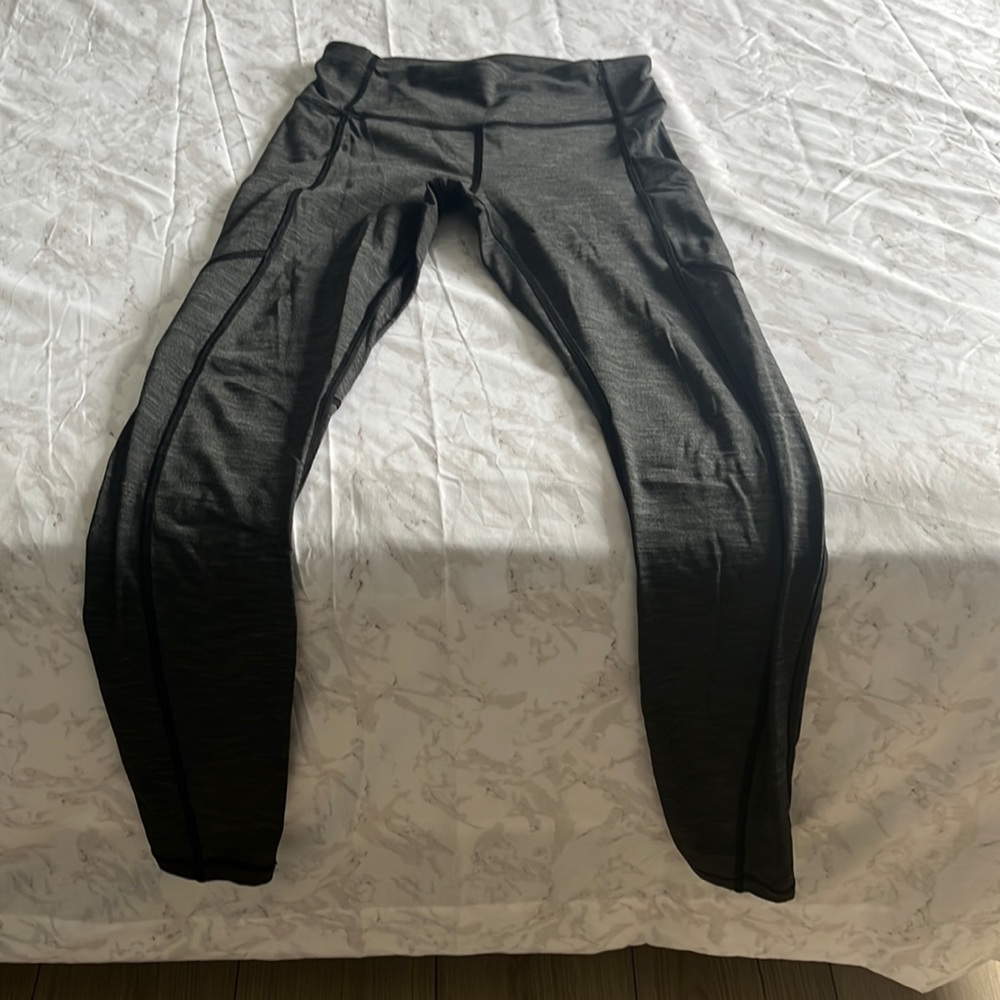 Woman’s lululemon pants